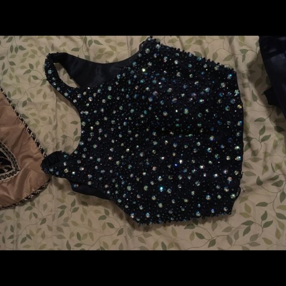 Formal Dress - Picture 3 of 4